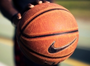 开云足球直播-F1新赛季揭幕战之夜，塔图姆用实力证明自己，跨越赛场的王者对话