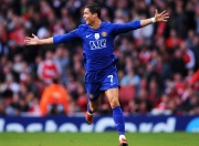 开云在线直播-欧陆烽火映东方，曼城完胜之夜，奥亚尔萨瓦尔点燃绿茵梦想