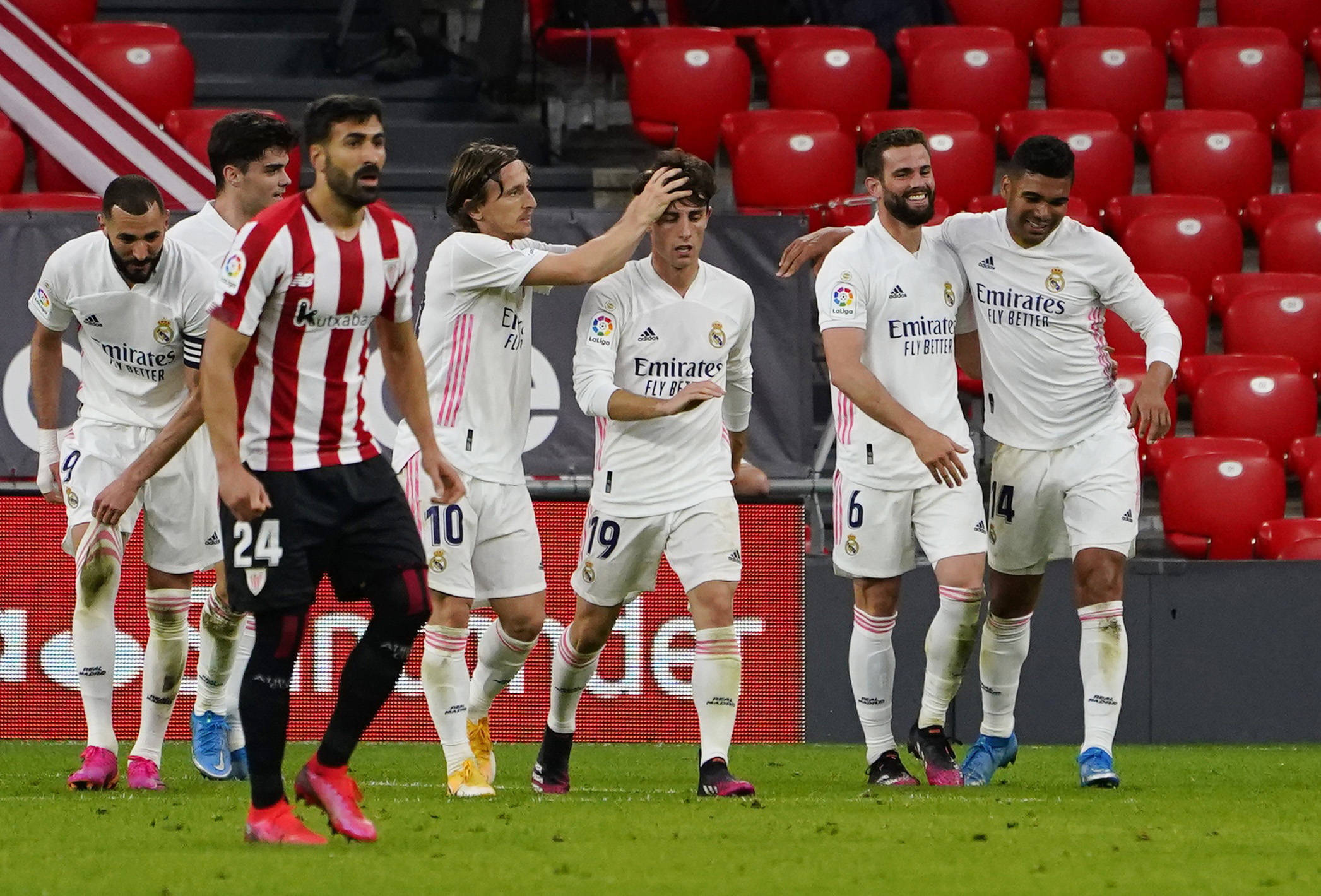 莱比锡红牛轻取波兰，卡塞米罗关键制胜的简单介绍