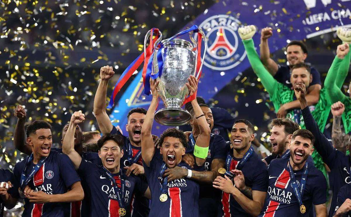 巴黎圣日耳曼积分榜首，球队状态出色