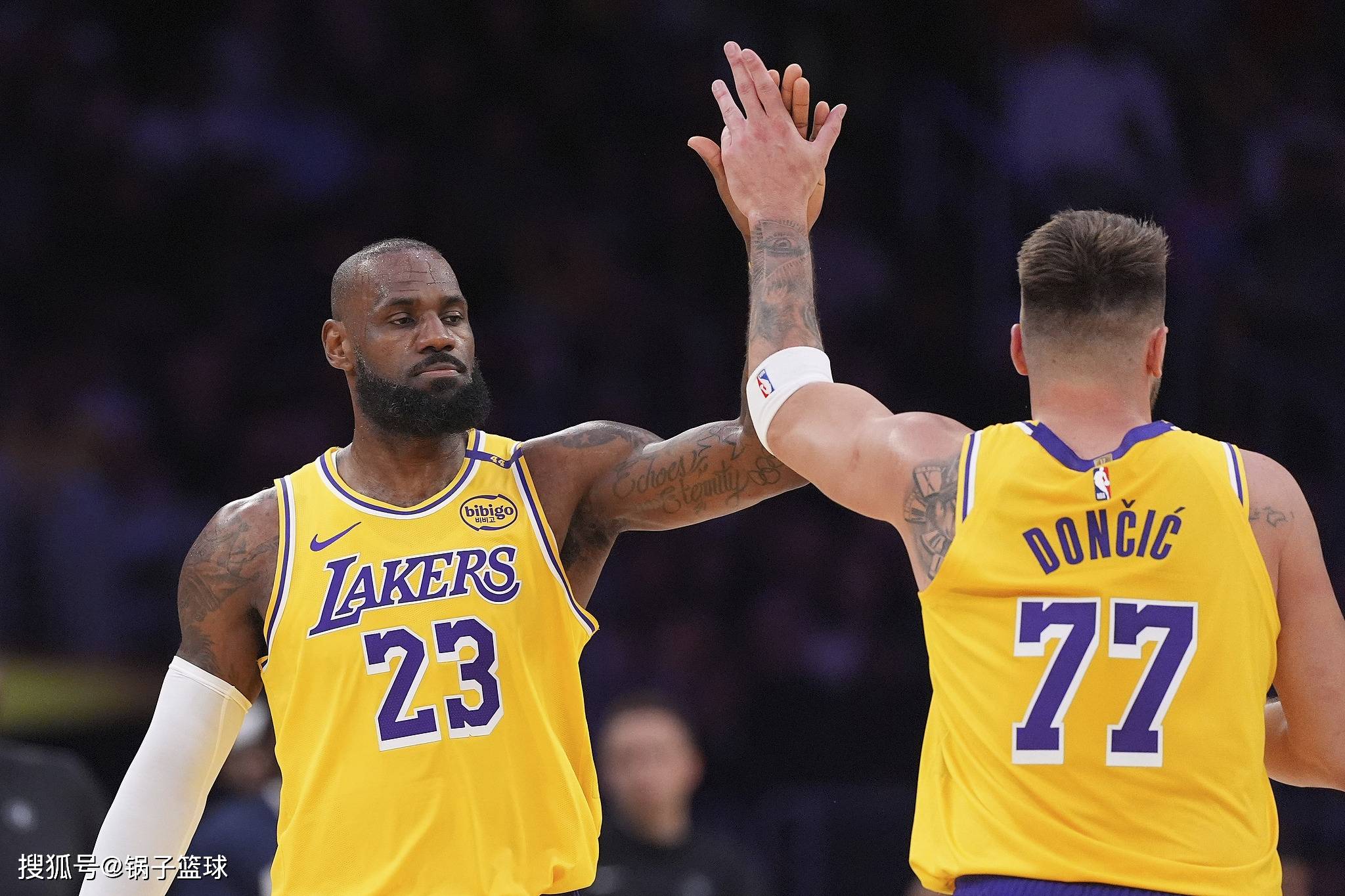 火箭队神奇逆转，惊险战胜湖人队