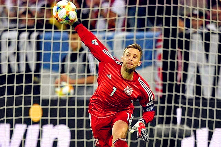 包含捷克国家队遗憾告负！捷克队零封爱沙尼亚的词条