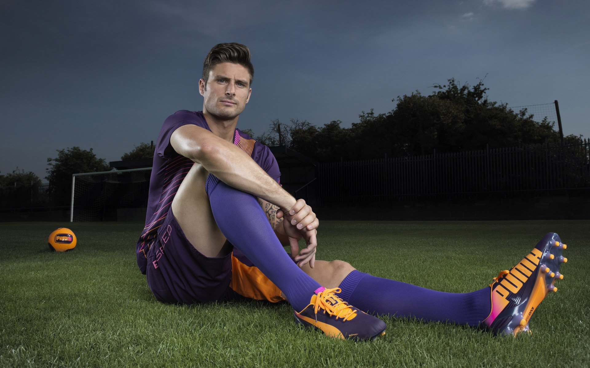 赛道风云，索伯车队碾压法拉利，塞恩斯惊艳四座